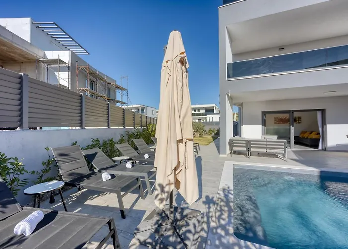 Venus With Pool And Wellness Villa