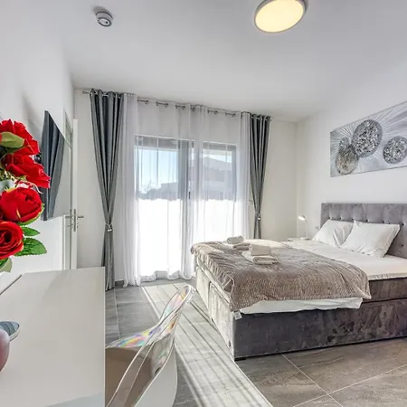 Venus With Pool And Wellness Villa Tar-Vabriga