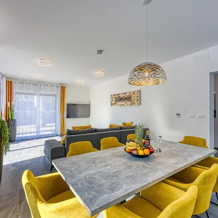 Venus With Pool And Wellness Villa *