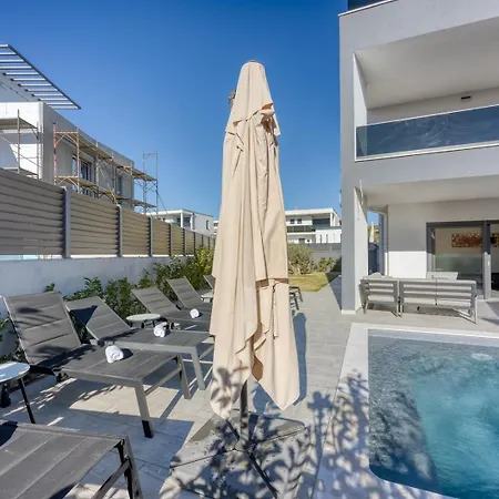 Venus With Pool And Wellness Villa